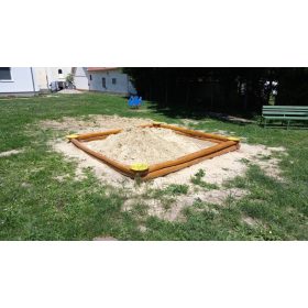 Sandy' Homokozó 2 soros 4 db asztallal 